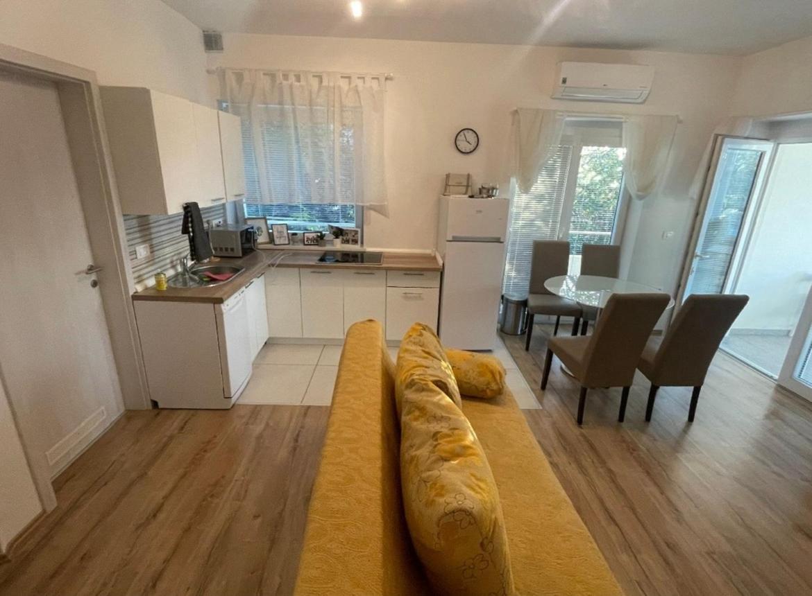 Apartmaji Meduza Izola Eksteriør bilde